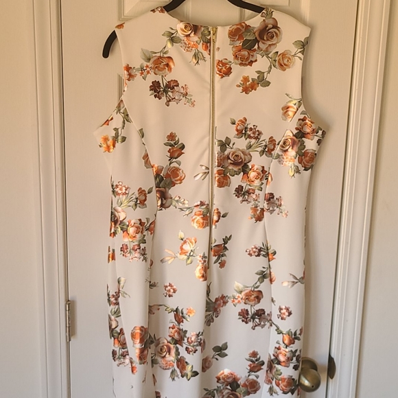 NWOT Metallic Floral Dress - Picture 4 of 4